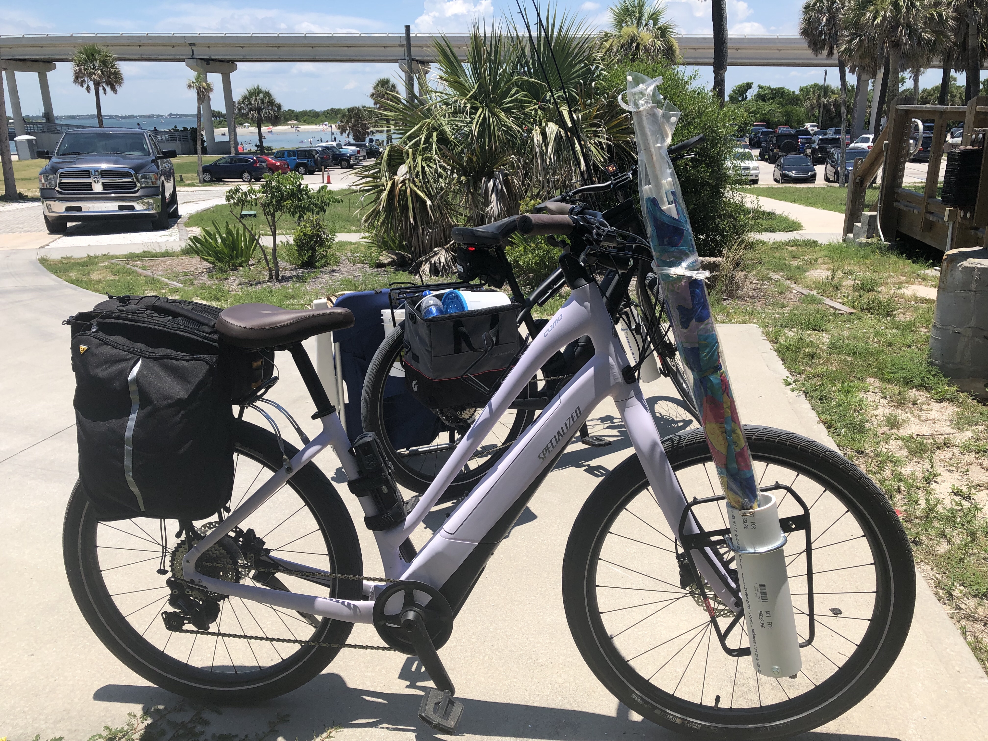 Her E-Bike Review of the Specialized Como 3.0 Her E-Bike Review of the Specialized Como 3.0